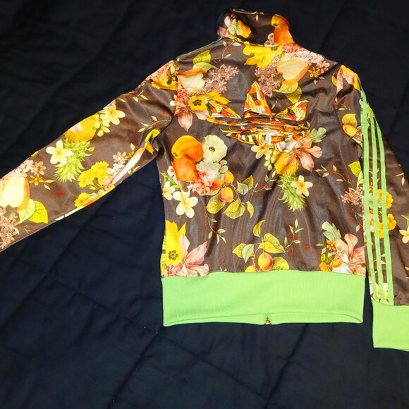 Woman's Adidas LE track jacket - Picture 3 of 4